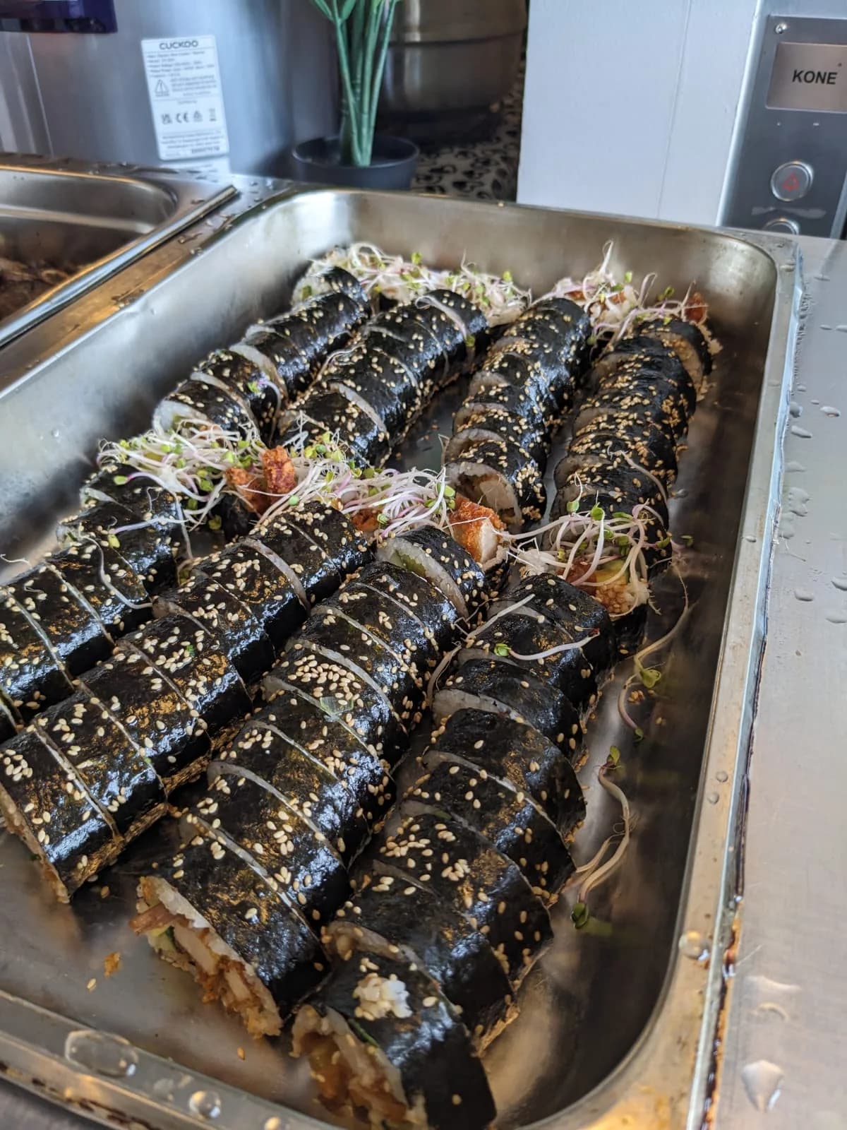 Kimbap prepared in volume for touring service